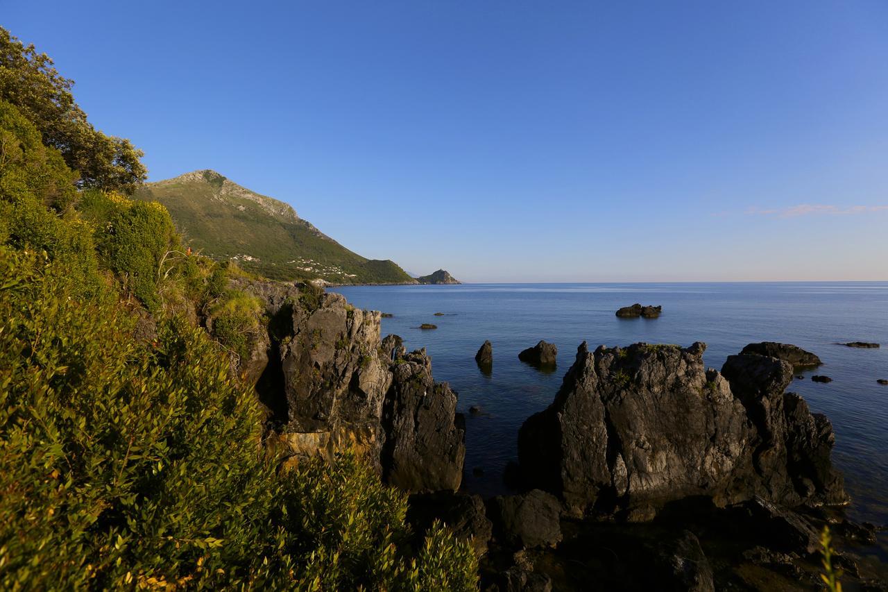 Illicini Stabilimento Balneare E Albergo マラテーア エクステリア 写真